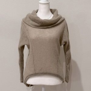 Saks Fifth Avenue Brown Cashmere 
Size: xs
Great condition
Cashmere